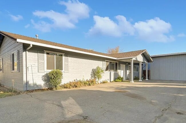 property at 3443 Nuestro Rd