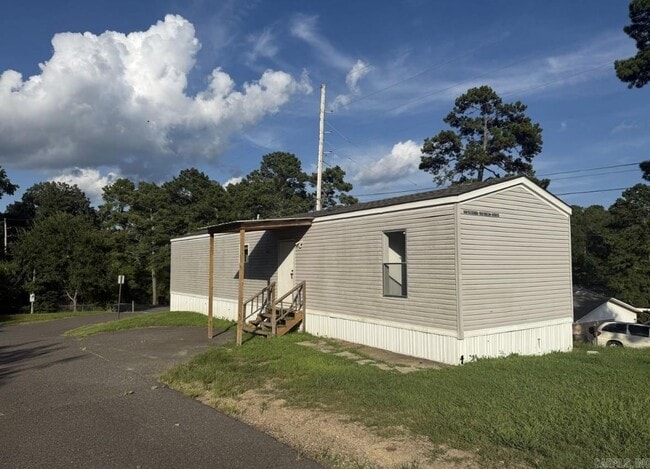 property at 100 Springwood Rd