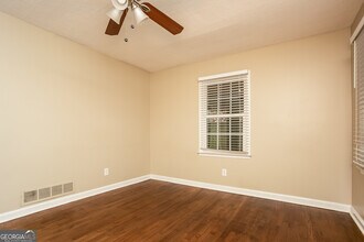 4908 Sugar Valley Rd in Mableton, GA - Building Photo - Building Photo