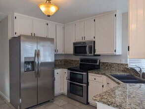 941 Beechwood Cir in Suisun City, CA - Building Photo - Building Photo
