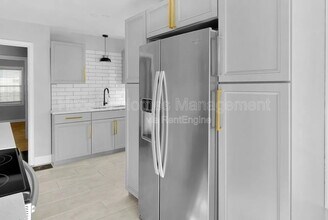 5017 Indianola Ave in Indianapolis, IN - Building Photo - Building Photo