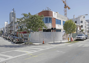 2035 Washington Ave in Miami Beach, FL - Building Photo - Building Photo