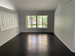 44295 Las Vistas Dr in La Quinta, CA - Building Photo - Building Photo