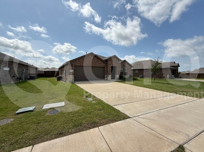 3060 Stratford Wy in Heartland, TX - Building Photo - Building Photo