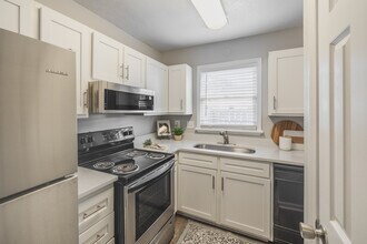 The Alden Townes in North Charleston, SC - Building Photo - Interior Photo