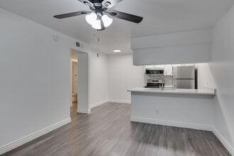 Pebble Creek in Mesa, AZ - Foto de edificio - Interior Photo