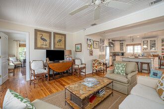 1701 Chatham Ave in Tybee Island, GA - Foto de edificio - Building Photo