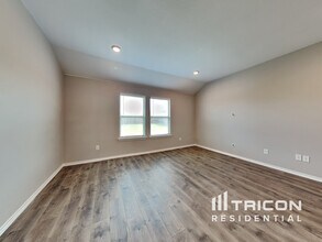 821 Alton Dr in Aubrey, TX - Building Photo - Building Photo