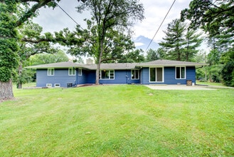 24W360 Hemlock Ln in Naperville, IL - Building Photo - Building Photo