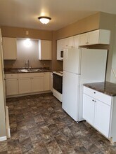 816 E 6th St N, Unit 1 in Ladysmith, WI - Foto de edificio - Building Photo