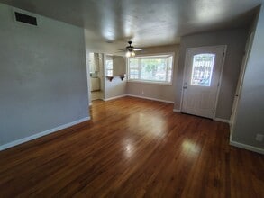 1538 Maplewood Dr in Modesto, CA - Building Photo - Building Photo