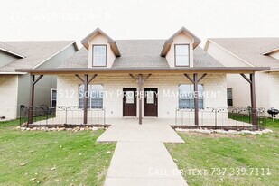 212 Sandstone Dr in Jarrell, TX - Building Photo