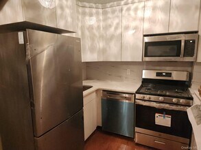 61-15 98th St in Queens, NY - Building Photo - Building Photo