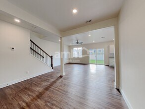 1626 192nd St Ct E in Spanaway, WA - Foto de edificio - Building Photo