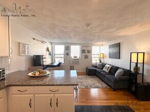 23 Fleet St, Unit 11 in Boston, MA - Building Photo - Building Photo