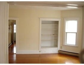 19 Curtis St, Unit 2 in Somerville, MA - Foto de edificio - Building Photo