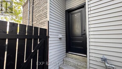 425-425 Cannon St E in Hamilton, ON - Building Photo - Building Photo