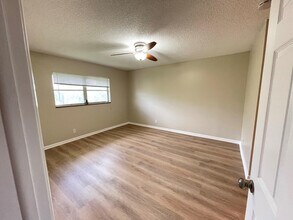 8161 SW 24th Ct in Davie, FL - Building Photo - Building Photo