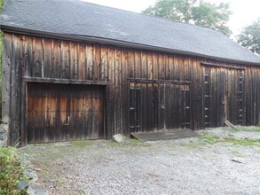 82 River Rd in Essex, CT - Building Photo - Building Photo