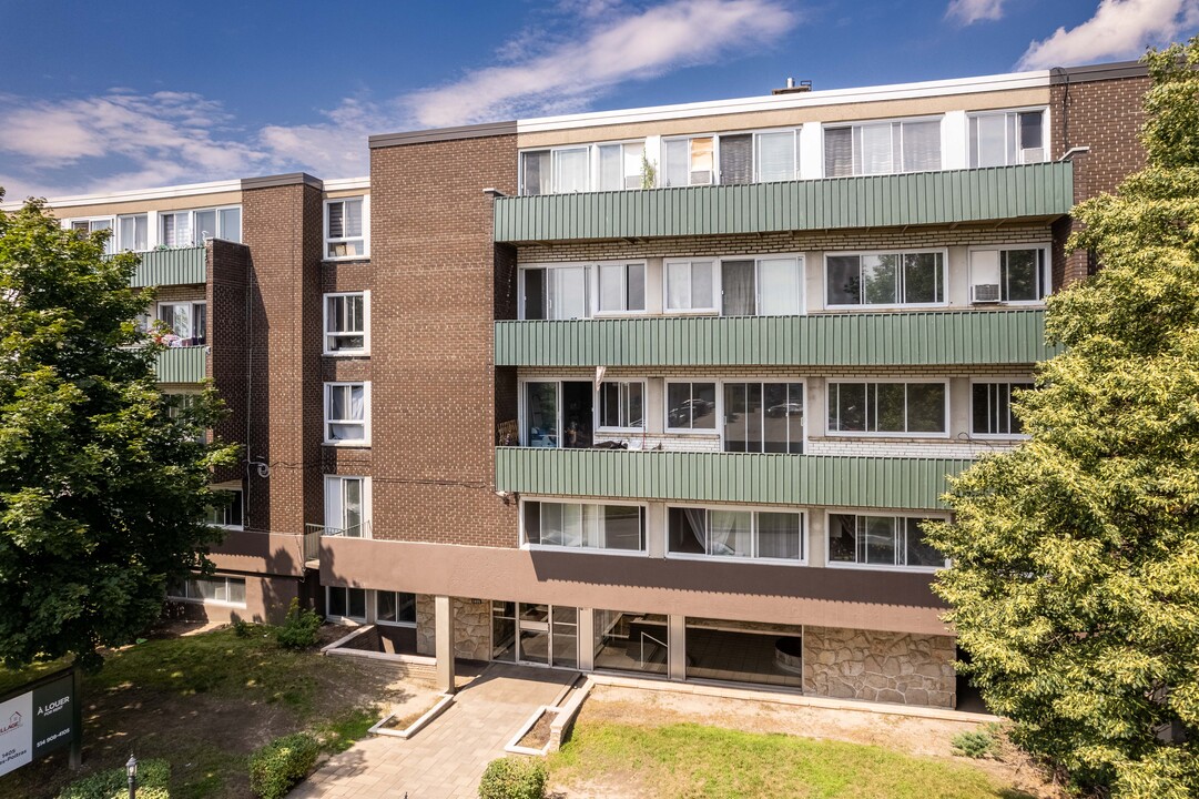 Jules Poitras Apartments in Montréal, QC - Building Photo