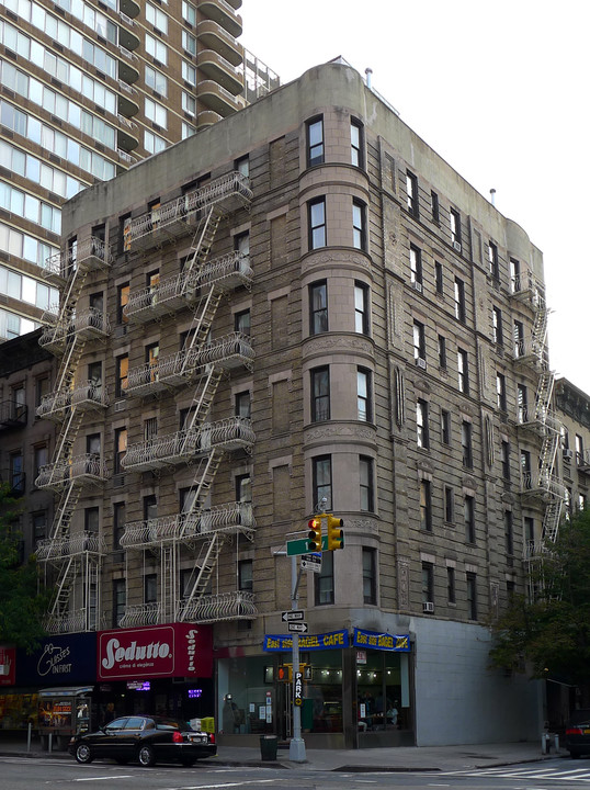 1496-1498 1st Ave in New York, NY - Building Photo