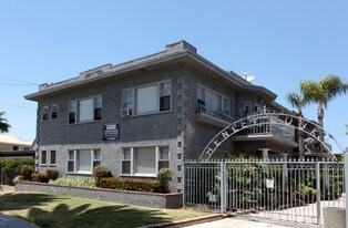 1317 E 3rd St in Long Beach, CA - Building Photo