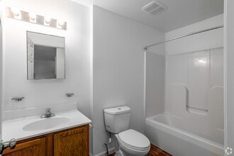 225 W 4th St-Unit -4 in Wilmington, DE - Foto de edificio - Building Photo