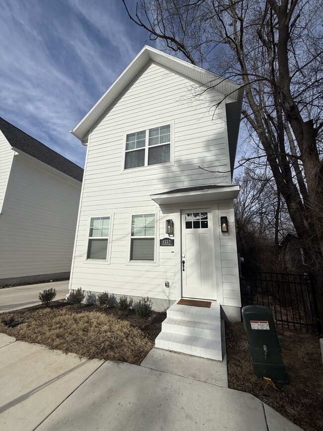 1430 Dunn Ave in Fayetteville, AR - Foto de edificio - Building Photo