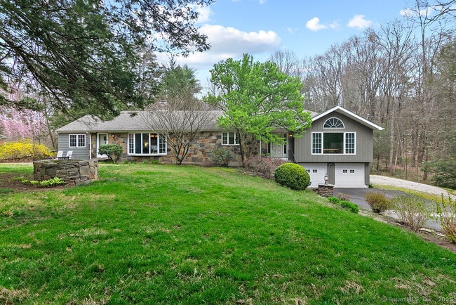 property at 14 Ridgewood Rd