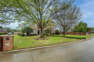 219 Canyon Lake Dr in Southlake, TX - Foto de edificio - Building Photo
