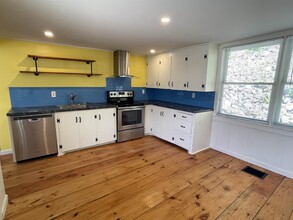 21 E Bow St in Franklin, NH - Building Photo - Building Photo