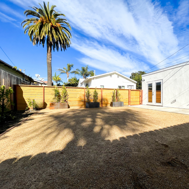 166 Comstock Dr in Ventura, CA - Building Photo - Building Photo