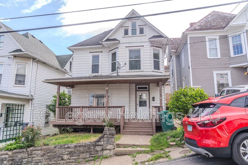 411 S 7th St in Clarksburg, WV - Building Photo