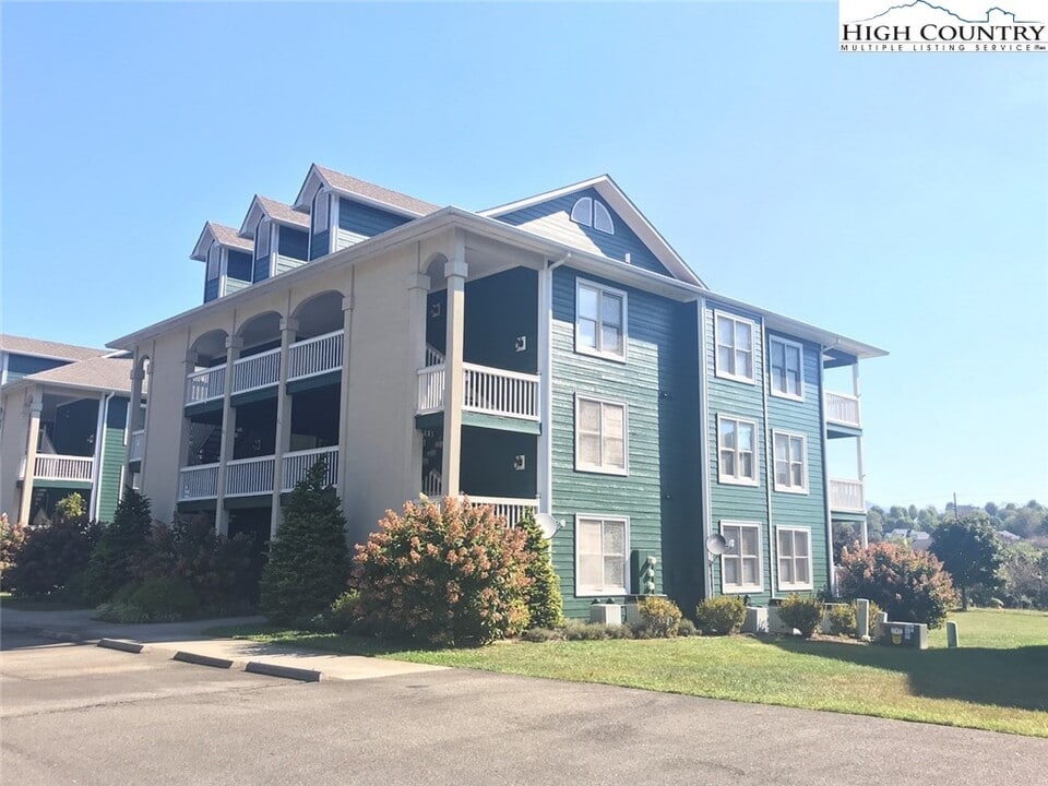 155 Birkdale Ct in Jefferson, NC - Building Photo