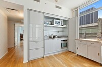 18 W 48th St, Unit 19E in New York, NY - Building Photo - Building Photo