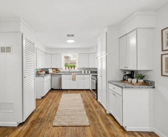 property at 2409 Estate Dr