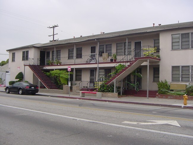 938 Temple Ave in Long Beach, CA - Foto de edificio - Building Photo