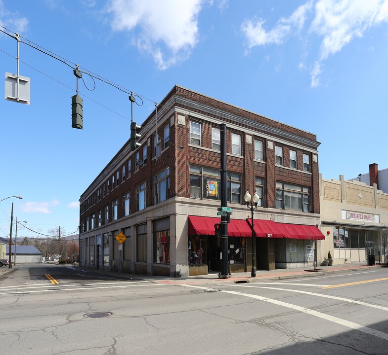 257 Main St in Johnson City, NY - Building Photo
