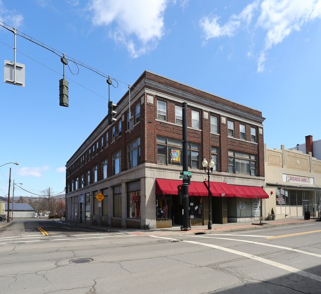 257 Main St