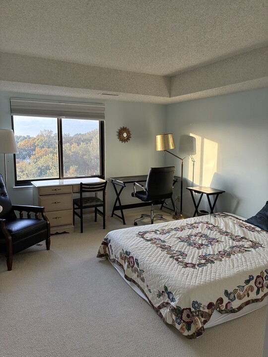 3800 Powell Ln, Unit Room for Rent in Falls Church, VA - Building Photo