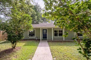 111 NW 24th St in Gainesville, FL - Building Photo