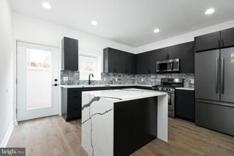 1830 Montrose St in Philadelphia, PA - Building Photo - Building Photo