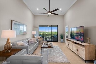 9402 Pocida Ct in Naples, FL - Building Photo