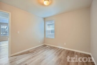 1817 192nd St Ct E in Spanaway, WA - Foto de edificio - Building Photo