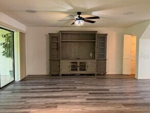 1913 Whispering Way in Tarpon Springs, FL - Building Photo - Building Photo