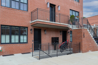 182 Minna St in Brooklyn, NY - Building Photo - Building Photo