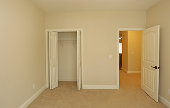 Park Place at Town Center in Glenmont, NY - Building Photo - Interior Photo