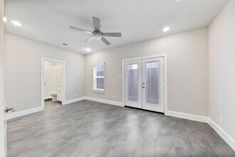 5521 Larkin St in Houston, TX - Building Photo - Building Photo