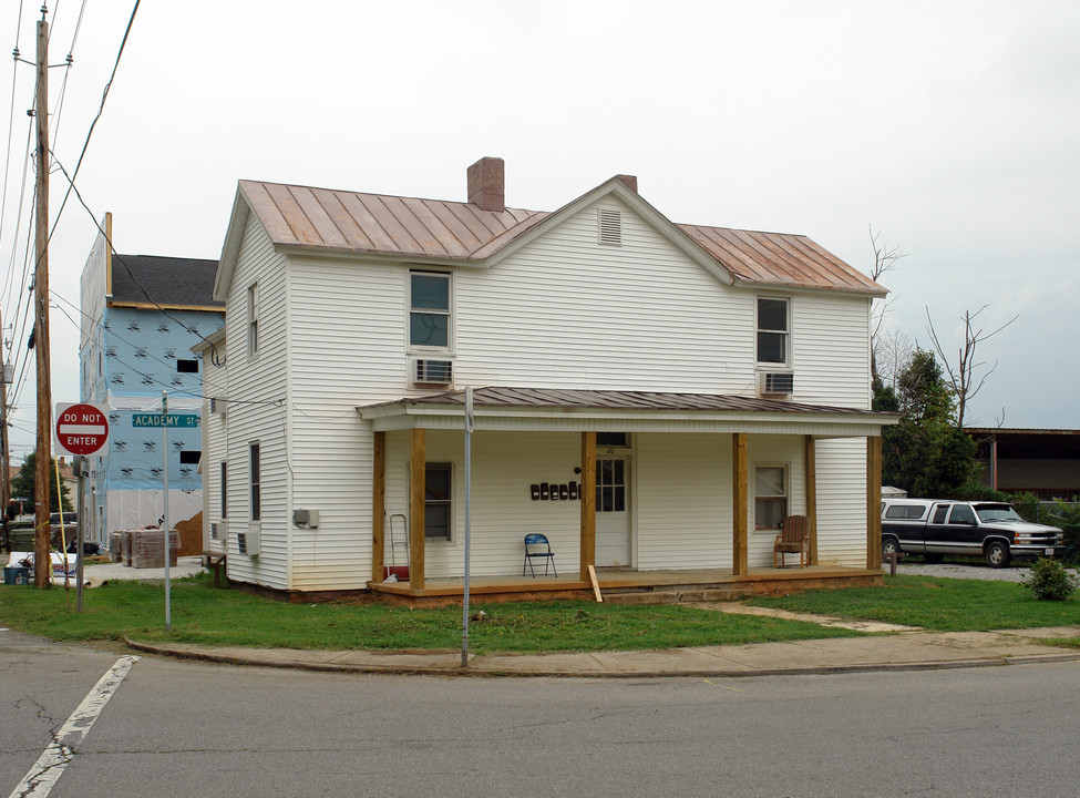 20 Academy St in Salem, VA - Building Photo