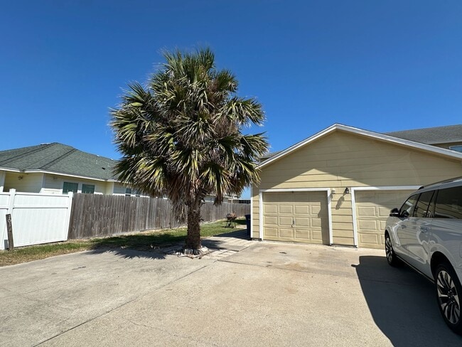 14214 Ambrosia St in Corpus Christi, TX - Building Photo - Building Photo